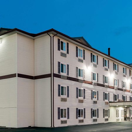 Super 8 By Wyndham Springfield East Hotel Екстериор снимка