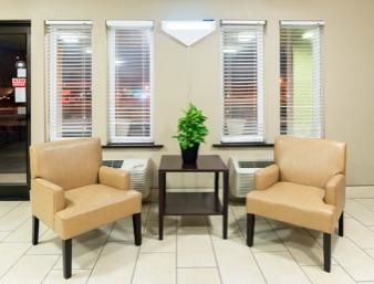 Super 8 By Wyndham Springfield East Hotel Интериор снимка